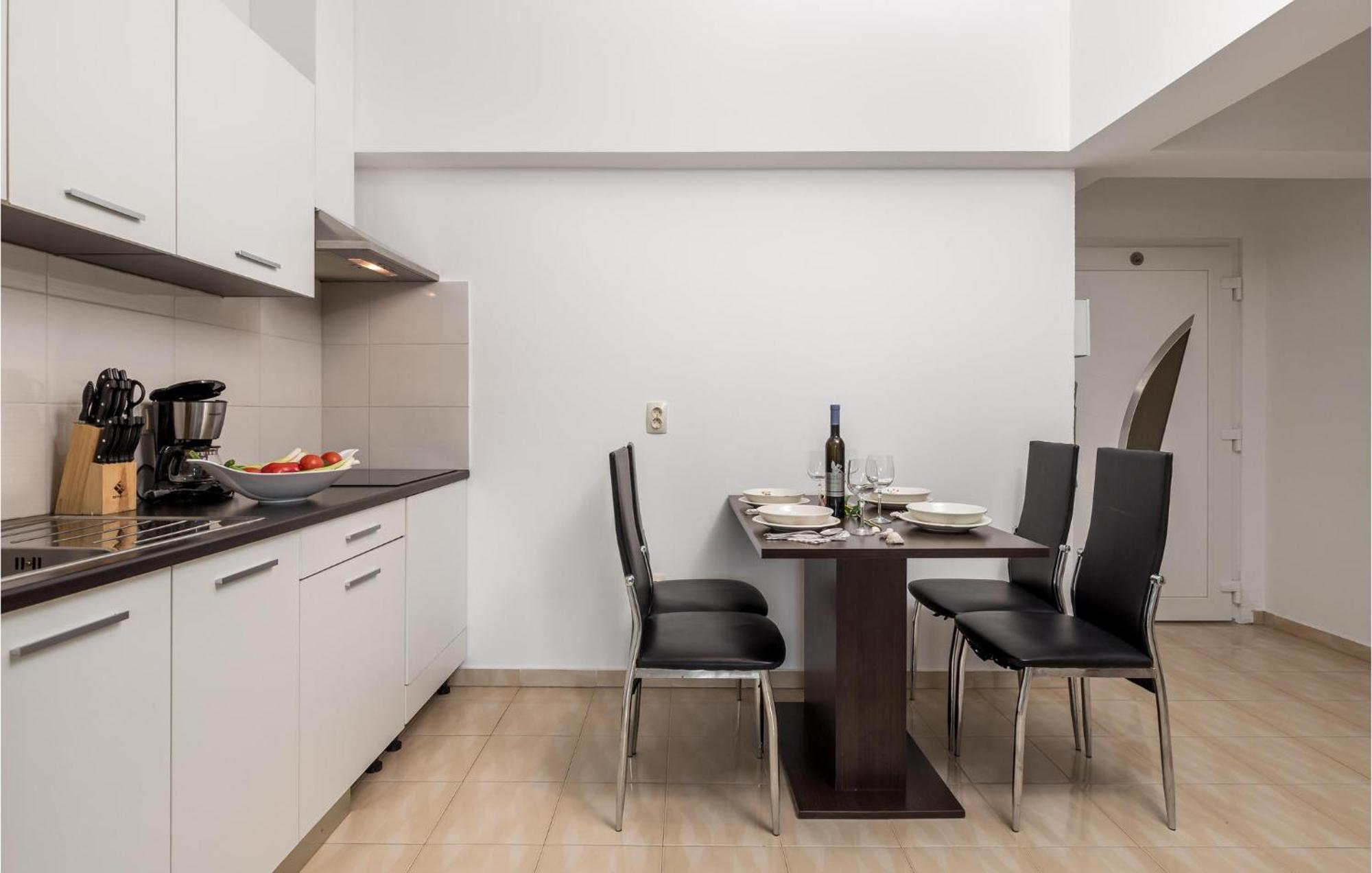 Stunning Apartment In Vrh Vrh  Exterior foto