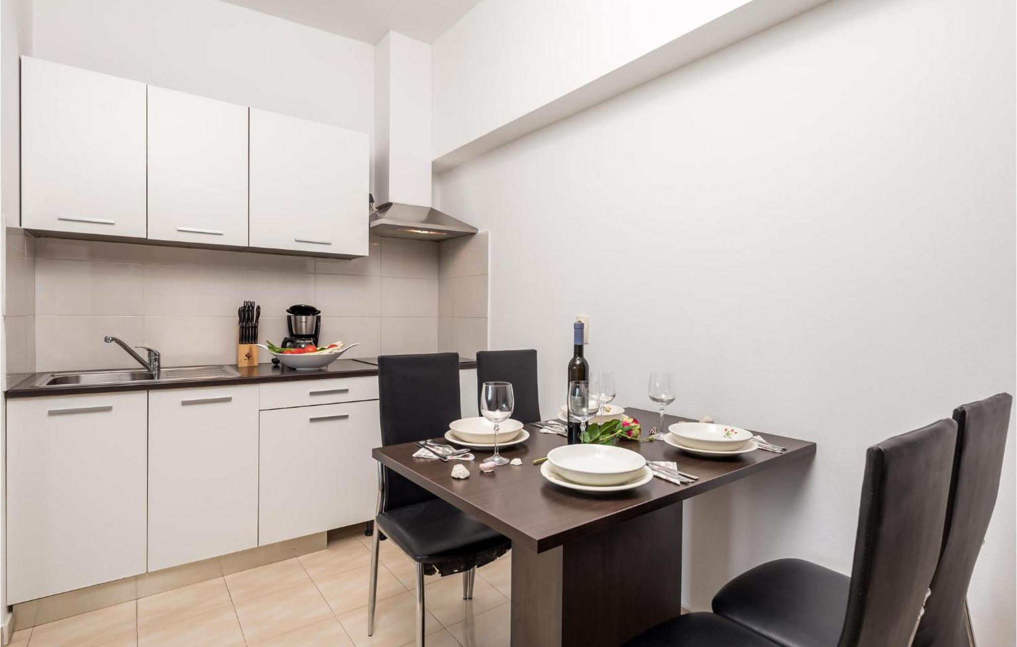 Stunning Apartment In Vrh Vrh  Exterior foto