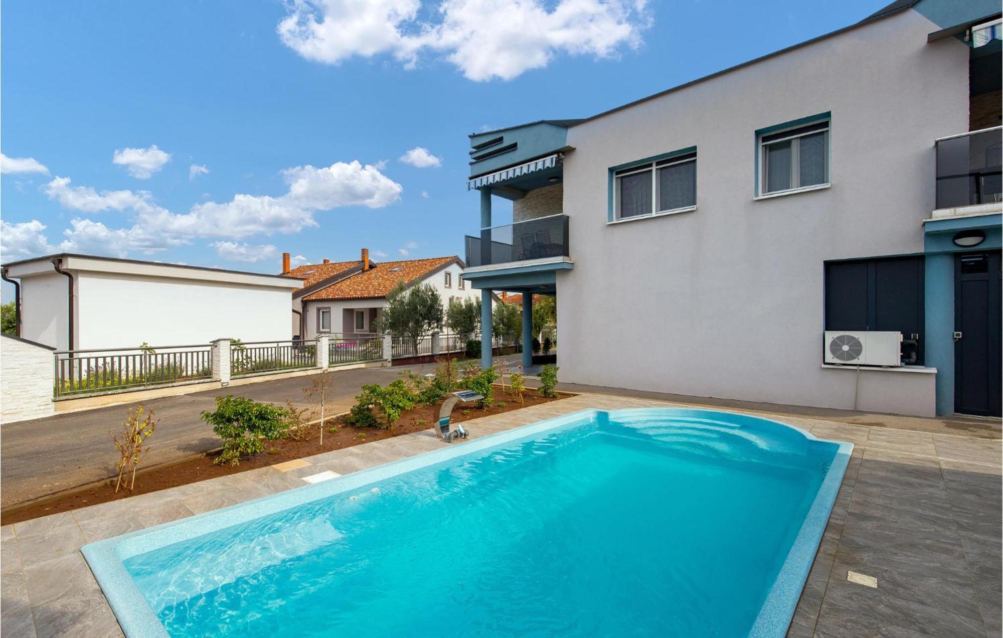 Stunning Apartment In Vrh Vrh  Exterior foto