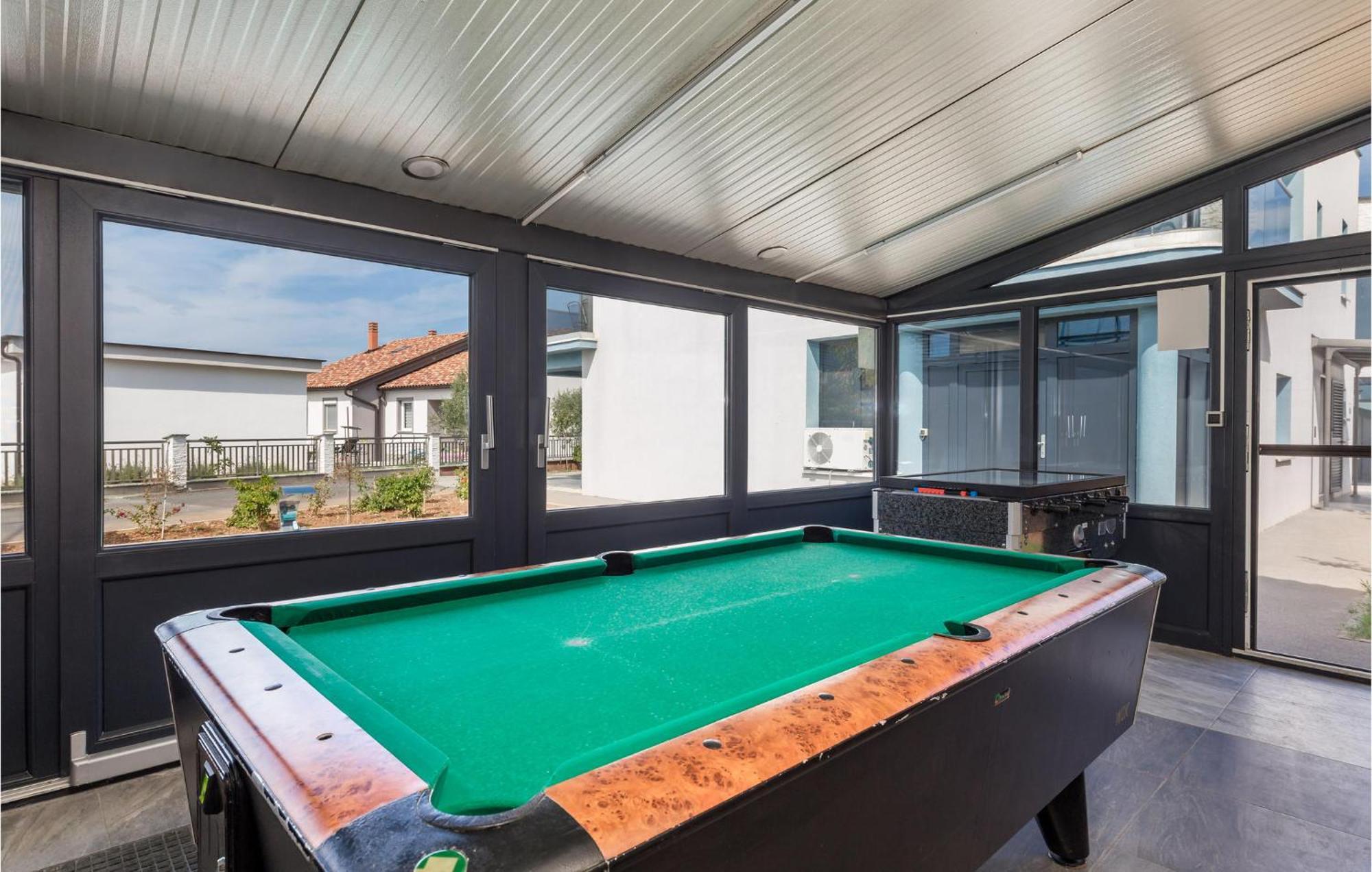 Stunning Apartment In Vrh Vrh  Exterior foto