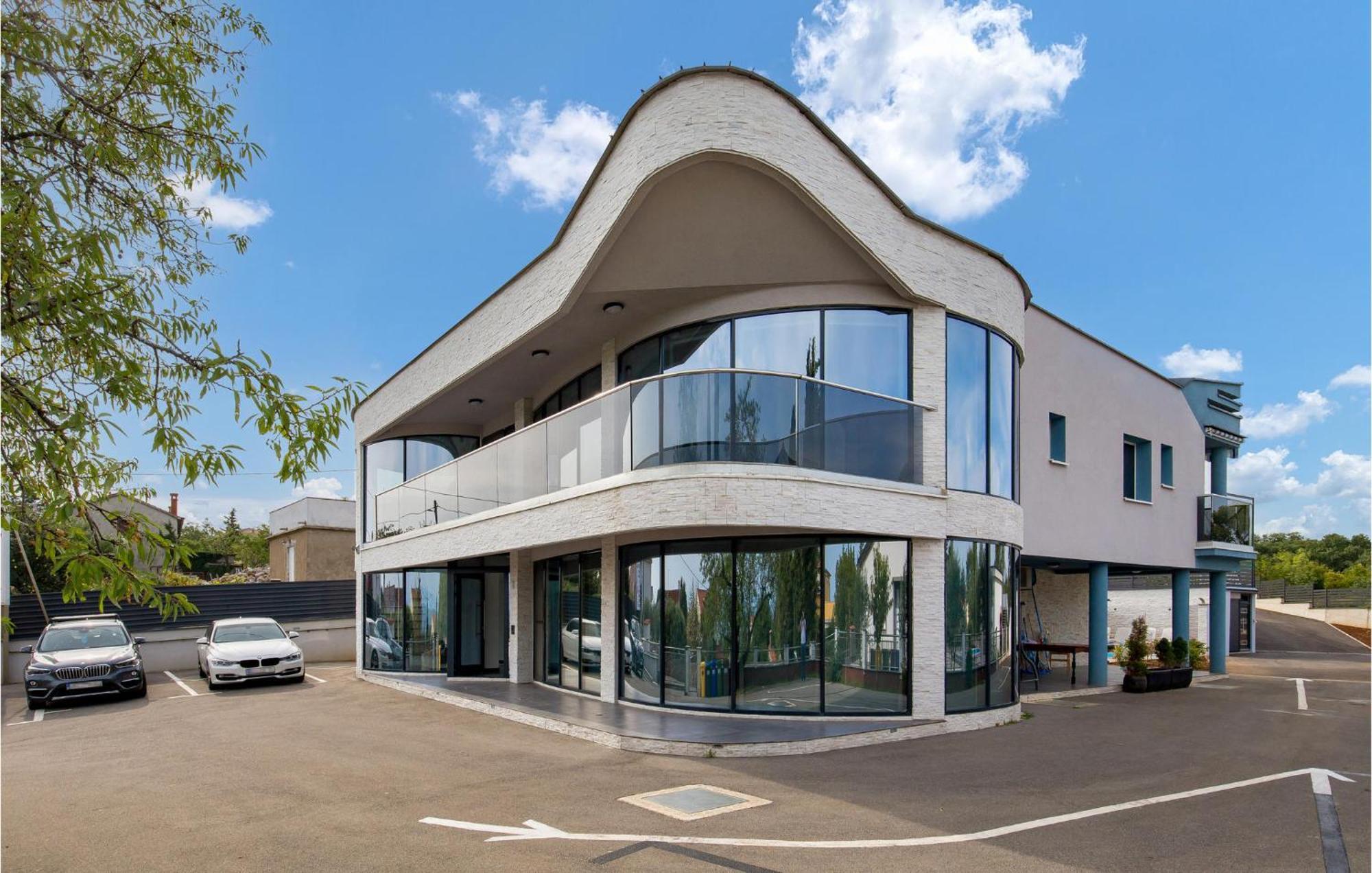 Stunning Apartment In Vrh Vrh  Exterior foto